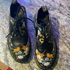 Brand new my friend gifted them to me but they don’t fit